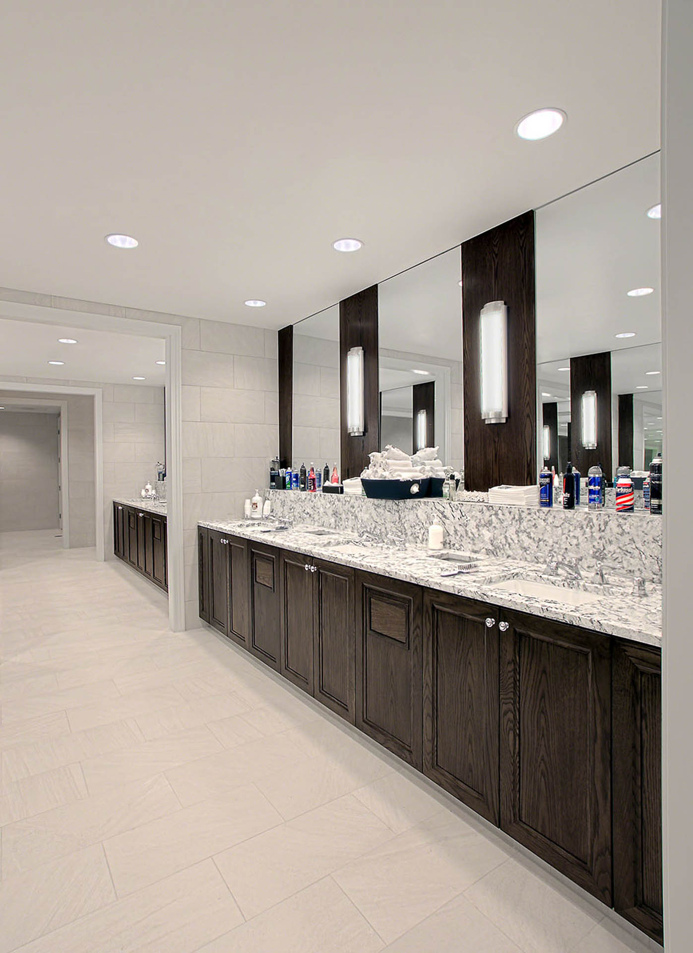 Bathrooms And Vanities – Transitional